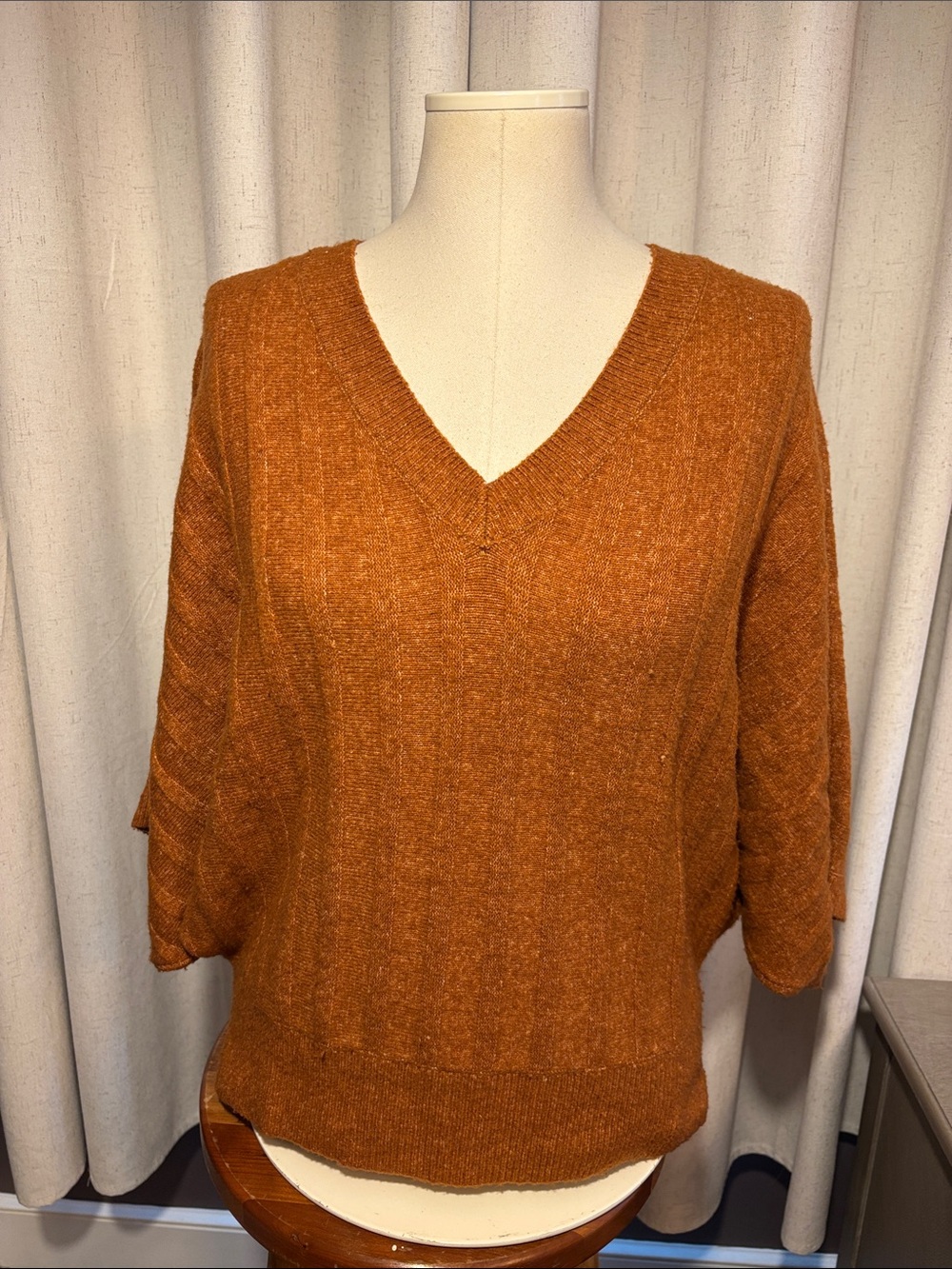 Vera Wang Rust Brown V Neck Dolman Sleeve Sweater Size Small